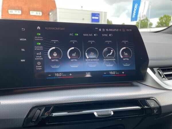 BMW 218 Active Tourer MSport HeadUp DrivAssPl Harman (U06)