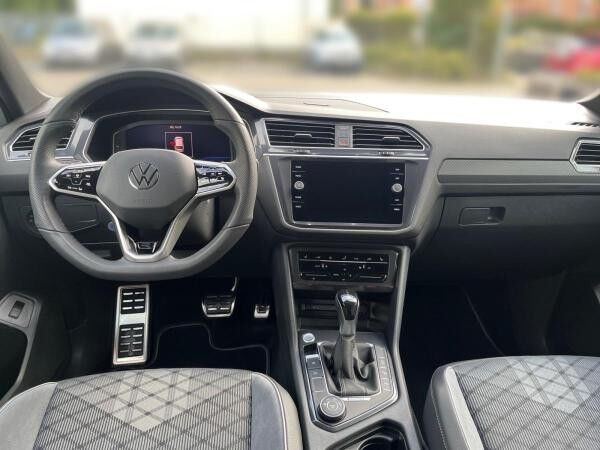 Volkswagen Tiguan Allspace 2.0 TSI DSG R-Line 4Motion Navi AHK IQ.LIGHT - LED-Matrix-Scheinwerfer Standheizung