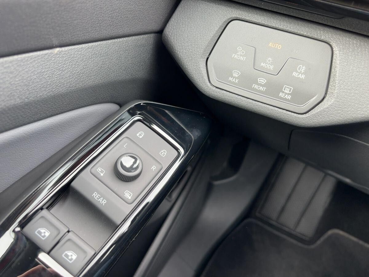 Volkswagen ID.5 Pro IQ.LIGHT DCC AR-HUD HARMAN AREA-VIEW