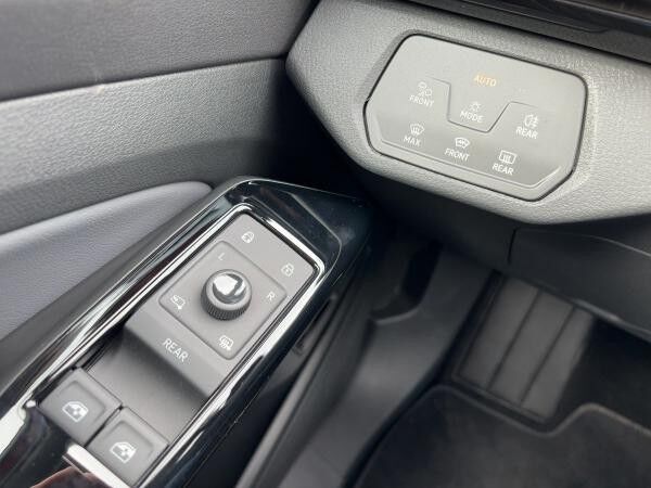 Volkswagen ID.5 Pro IQ.LIGHT DCC AR-HUD HARMAN AREA-VIEW