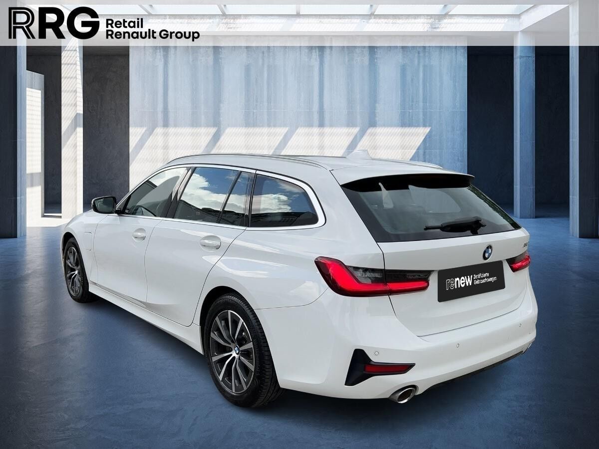 BMW 330 e Touring Sport Line