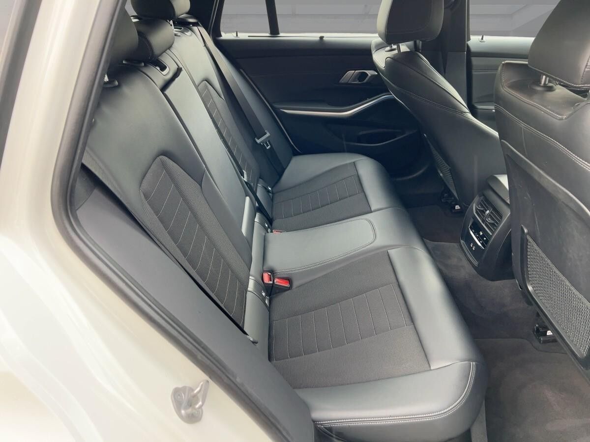 BMW 330 e Touring Sport Line