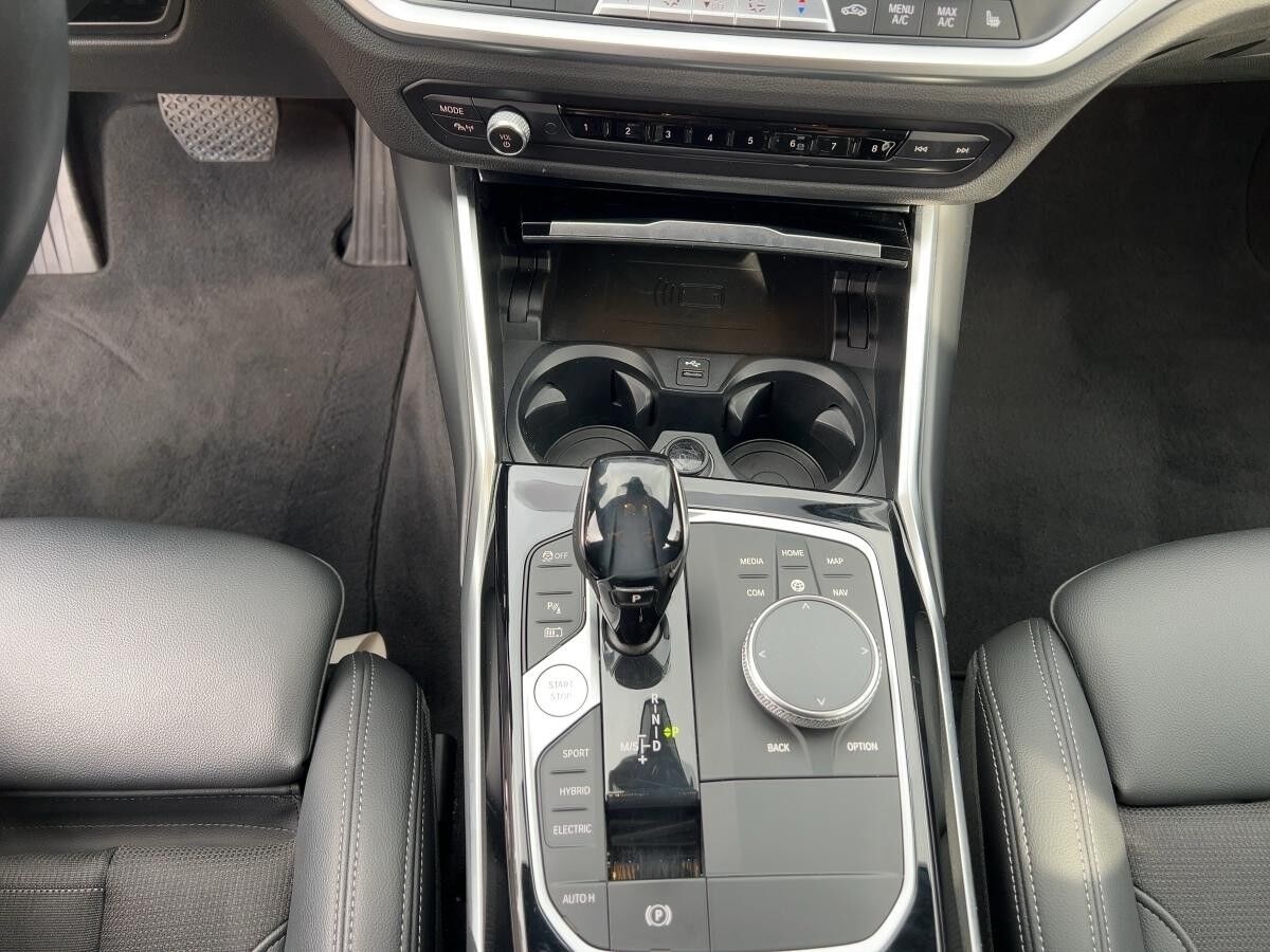 BMW 330 e Touring Sport Line