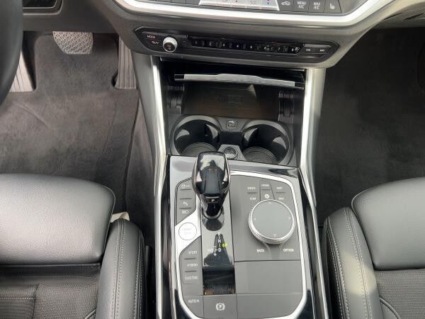 BMW 330 e Touring Sport Line LED SHZ PDC Navi