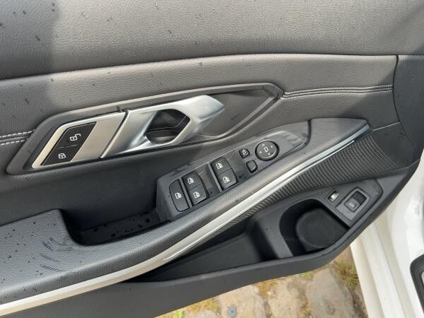 BMW 330 e Touring Sport Line LED SHZ PDC Navi