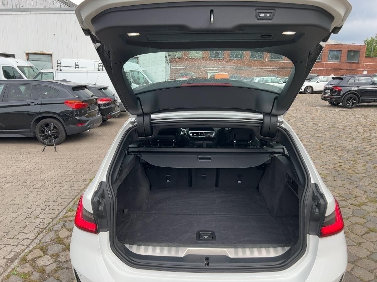 BMW 330 e Touring Sport Line