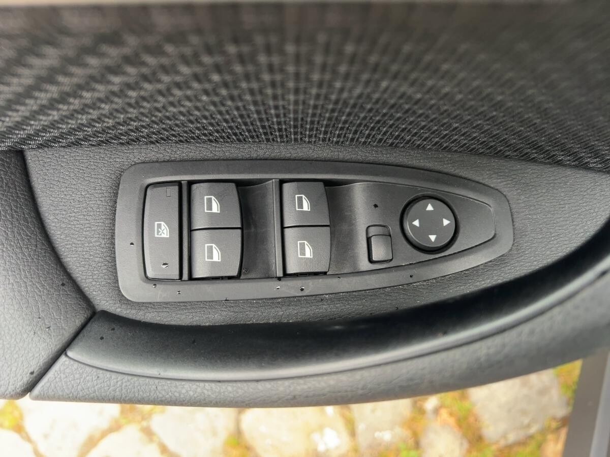 BMW X1 xDrive25e Advantage Kamera Navi SHZ