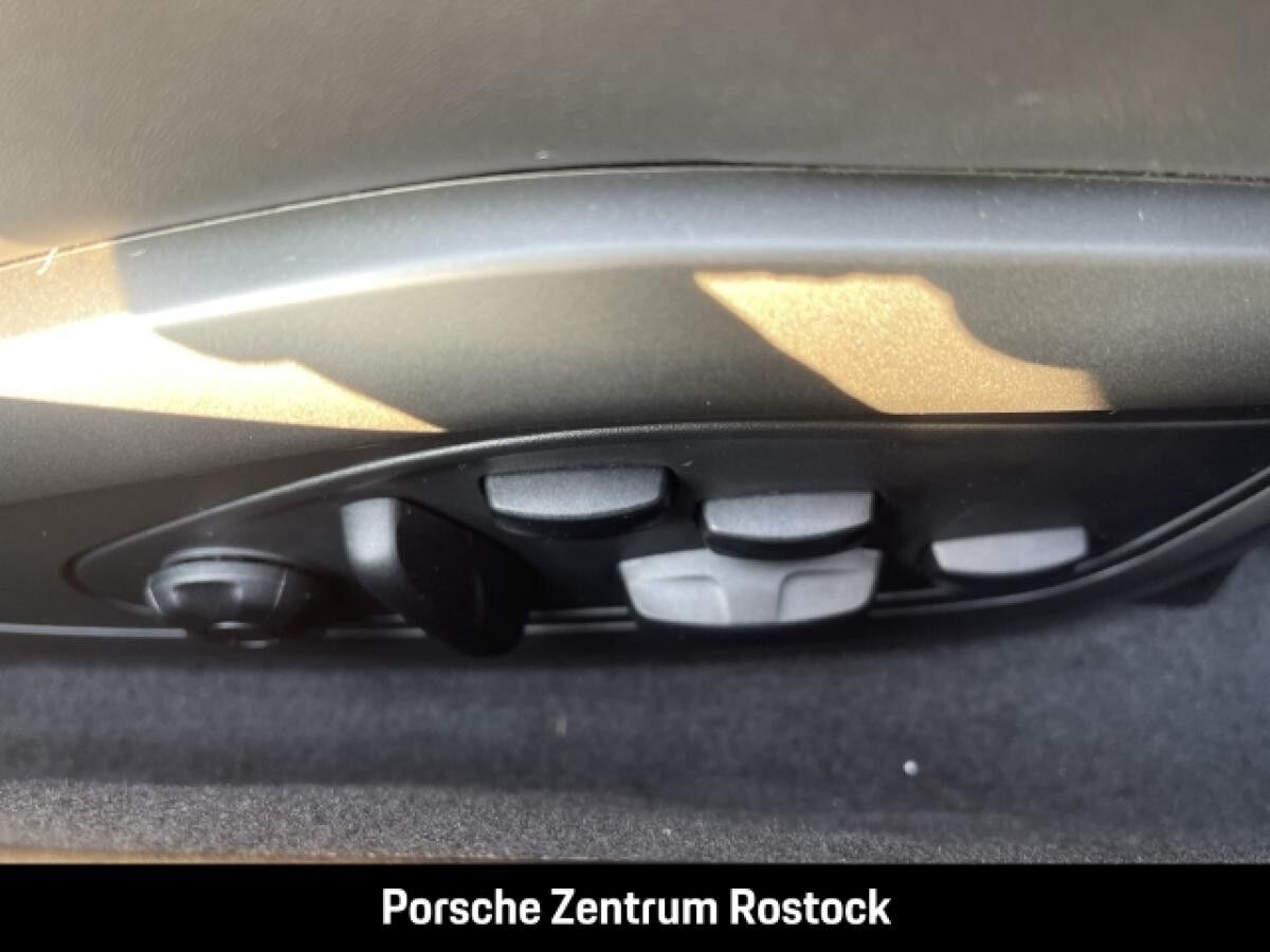 Porsche 992 Carrera GTS