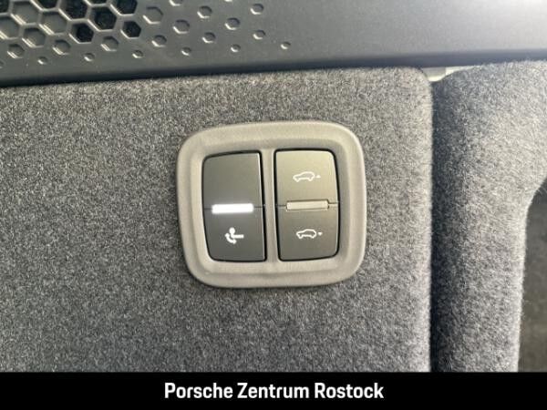 Porsche Macan 4