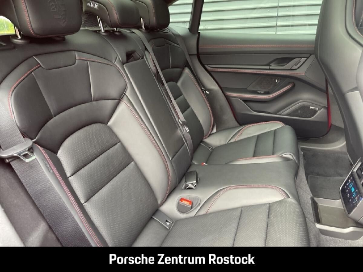 Porsche Taycan GTS Sport Turismo