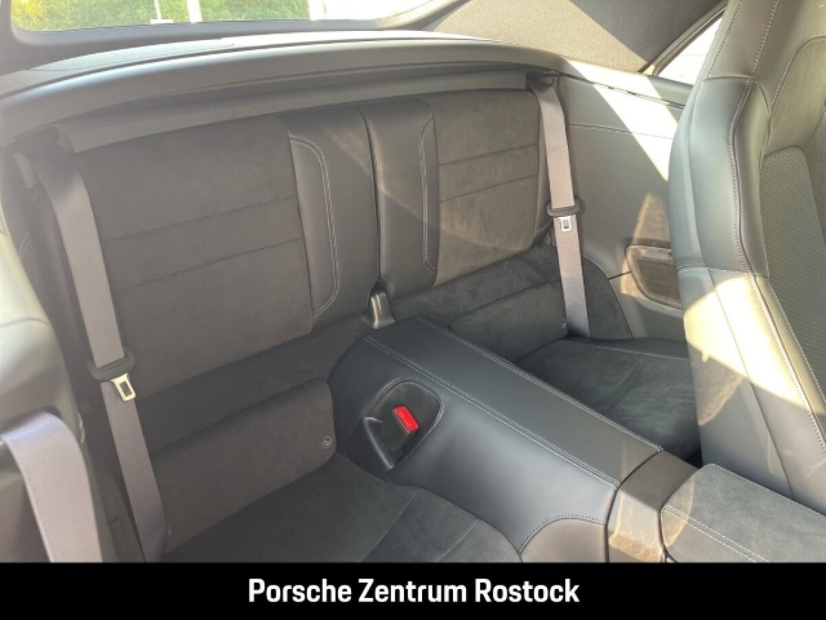 Porsche 992 Carrera GTS