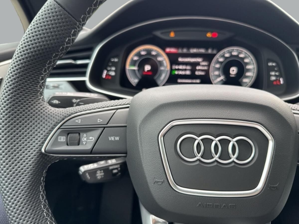 Audi Q7 55 TFSI e quattro S-line+AHK+HUD+PANO+B&O+KAMERA