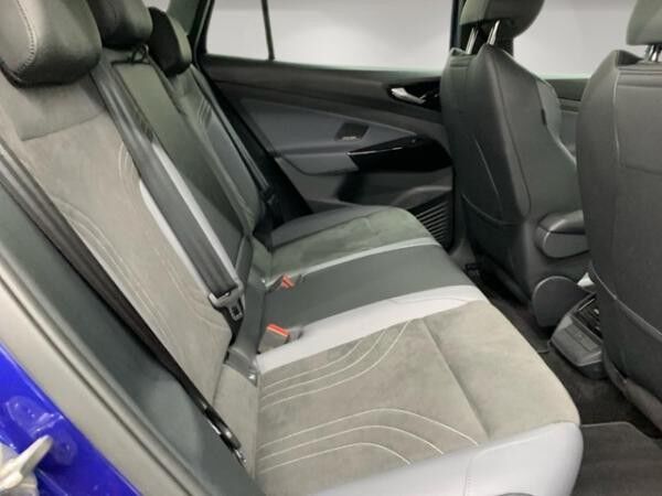 Volkswagen ID.4 Pro LED AHK Navi Kamera SHZ HUD Wärmepumpe DAB+ LM App-Connect