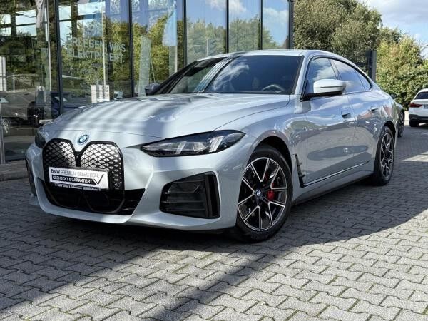 BMW i4 xDrive40 M Sport //Stop&Go AHK FACELIFT