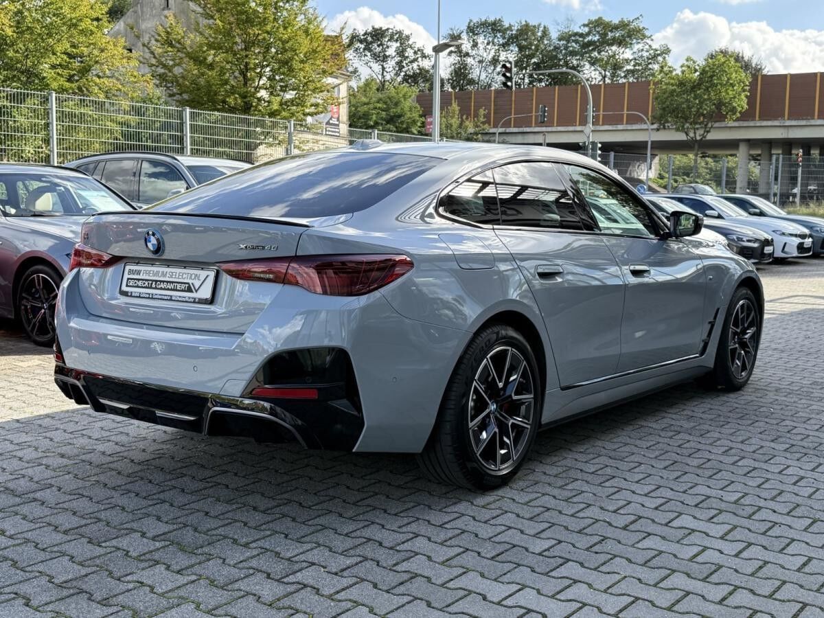 BMW i4 xDrive40 M Sport //Stop&Go AHK FACELIFT