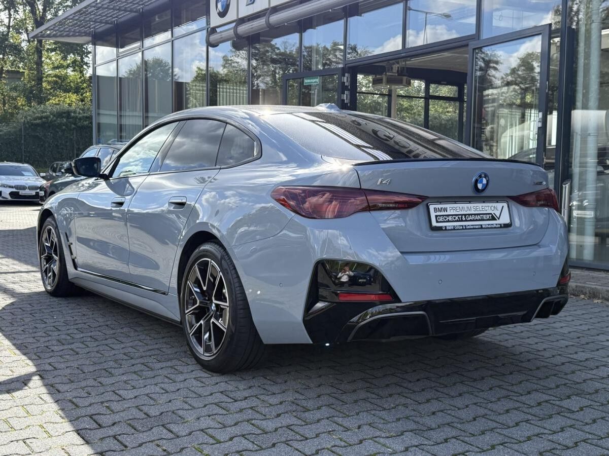 BMW i4 xDrive40 M Sport //Stop&Go AHK FACELIFT