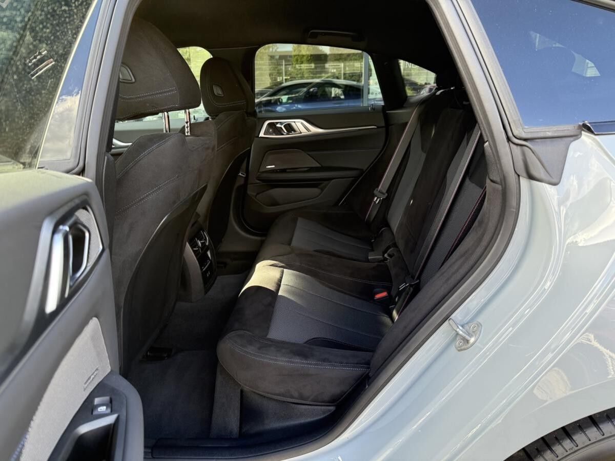 BMW i4 xDrive40 M Sport //Stop&Go AHK FACELIFT