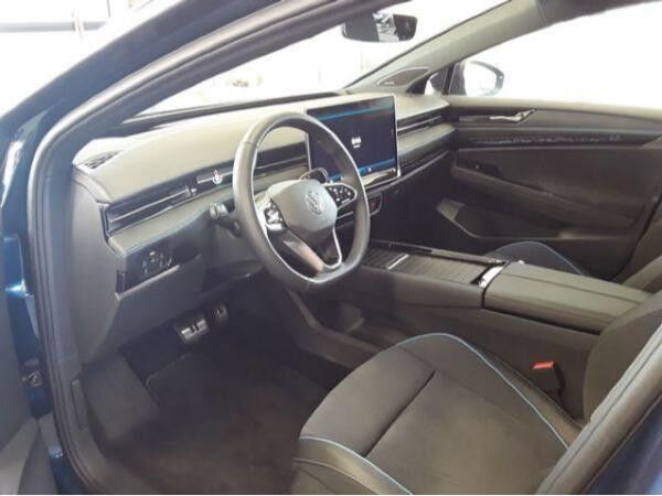 Volkswagen ID.7 Pro Navi AHK IQ.LIGHT - LED-Matrix-Scheinwerfer Sprachassistent
