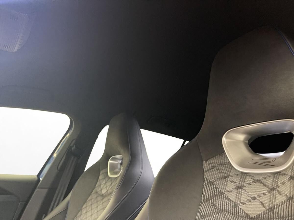 Volkswagen Passat Variant 2.0 TDI R-Line AHK Matrix LM 18" Navi ACC