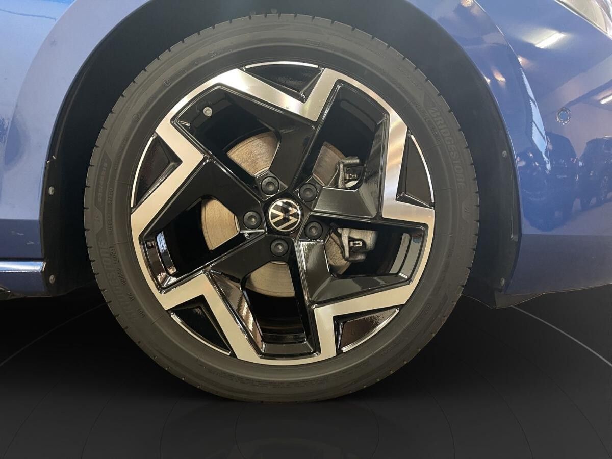 Volkswagen Passat Variant 2.0 TDI R-Line AHK Matrix LM 18" Navi ACC