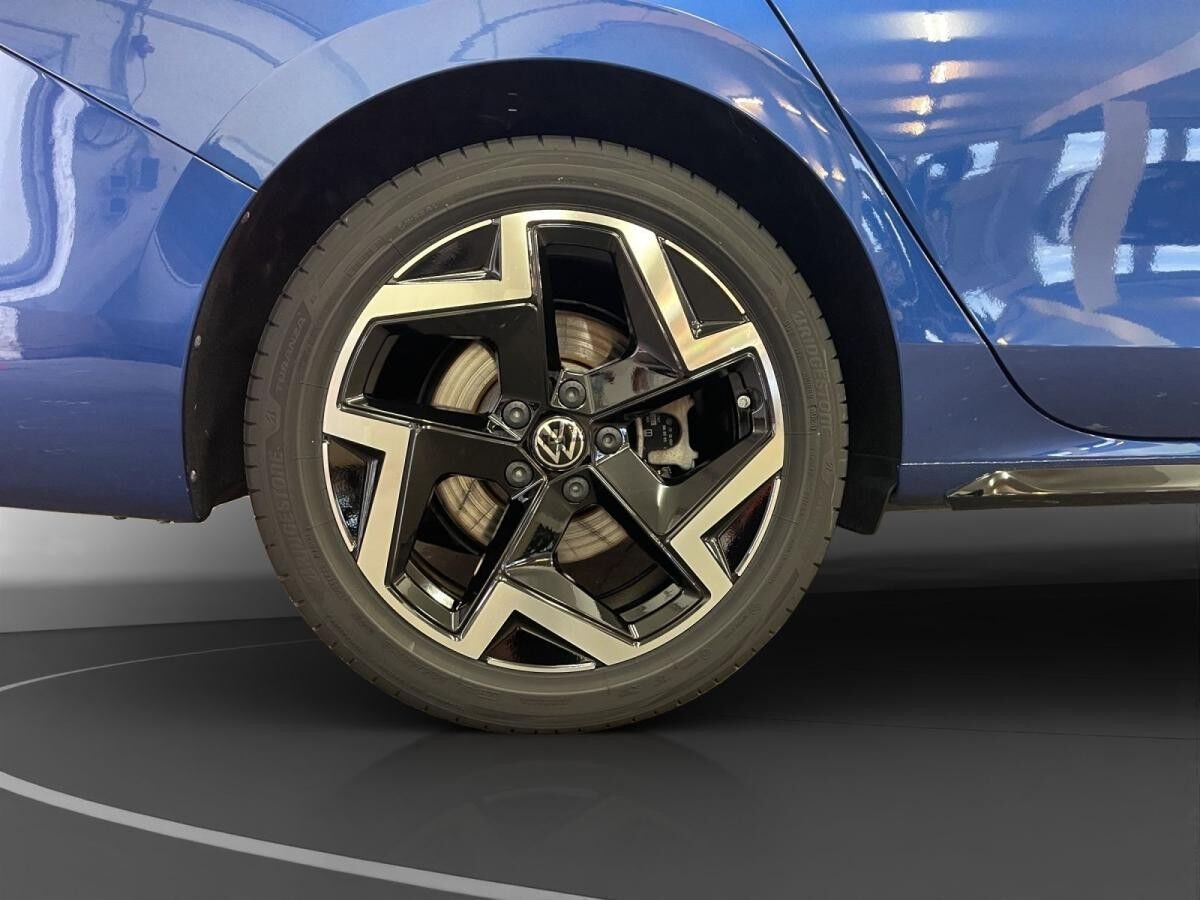 Volkswagen Passat Variant 2.0 TDI R-Line AHK Matrix LM 18" Navi ACC