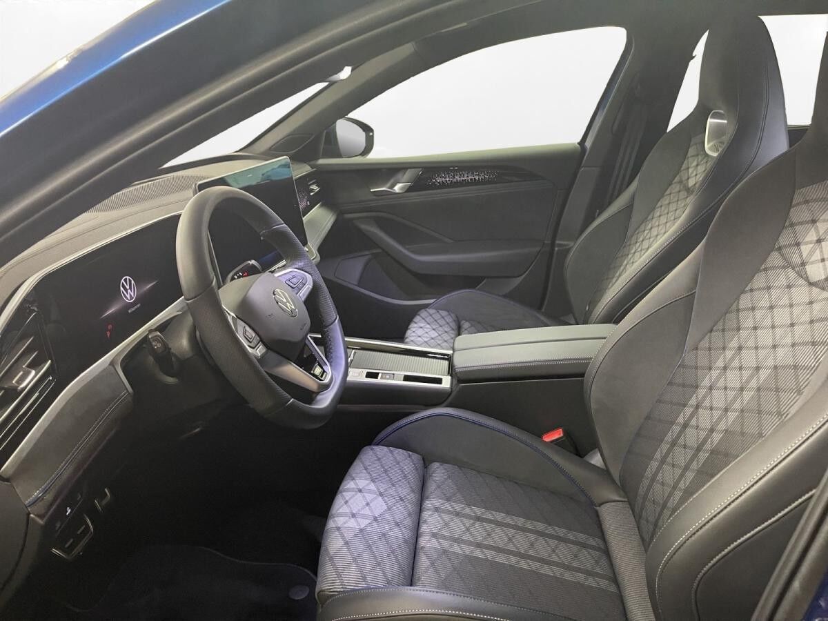 Volkswagen Passat Variant 2.0 TDI R-Line AHK Matrix LM 18" Navi ACC