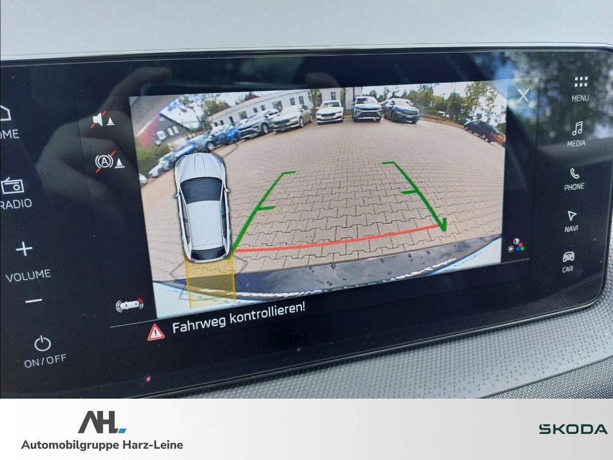 Skoda Fabia 1.0 TSI Drive LED Navi ACC Pano RFK PDC Smart Link