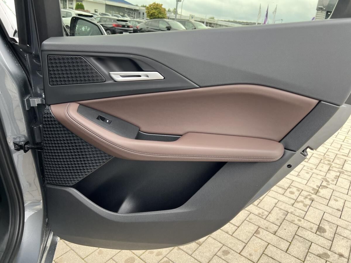 BMW 225 e xDrive +++UPE: *58.600,03 ?,--+++