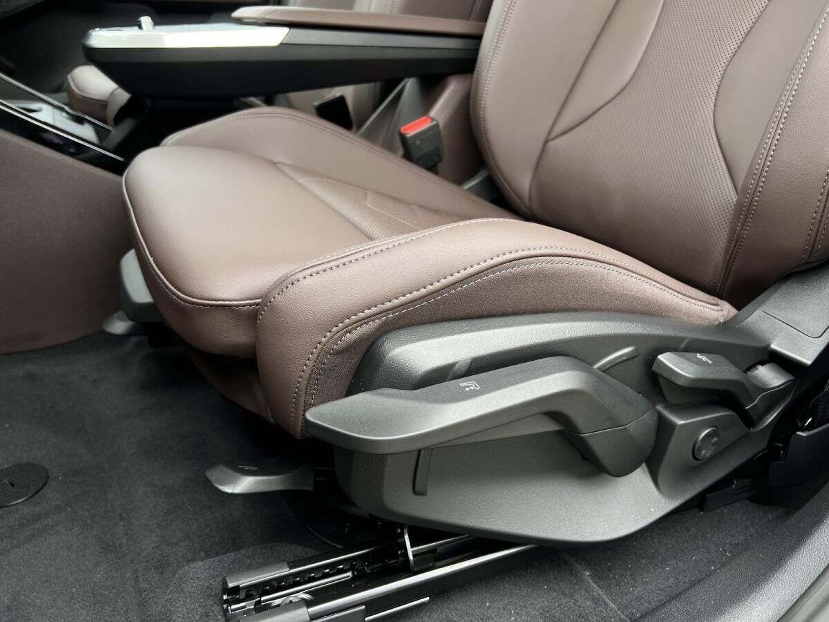 BMW 225 e xDrive +++UPE: *58.600,03 ?,--+++