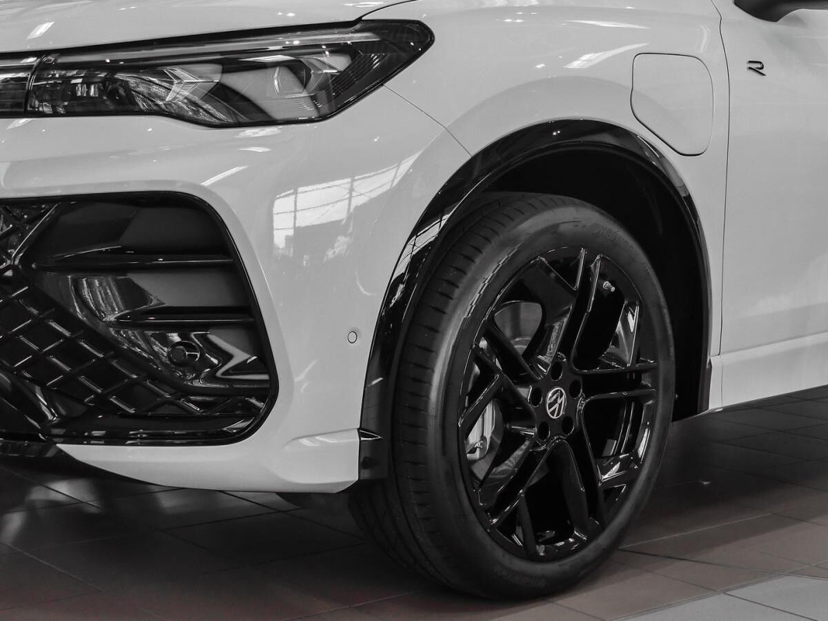 Volkswagen Tiguan 1.5 TSI eHybrid R-Line AHK Pano