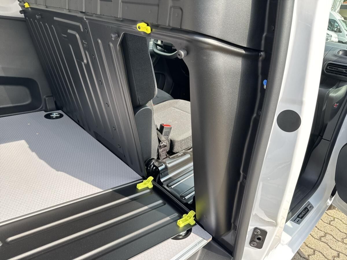 Toyota Proace City 📣  Sonderposten nur wenige Fahrzeuge verfügbar!  Electric L1 DUTY verblecht 4-türig 50 kWh