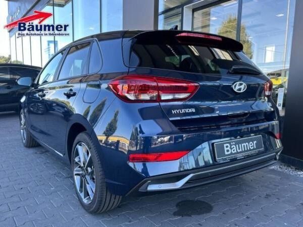 Hyundai i30 ** SONDERMODELL ADVANTAGE ** NAVI ** CAM ** WINTERPAKET **