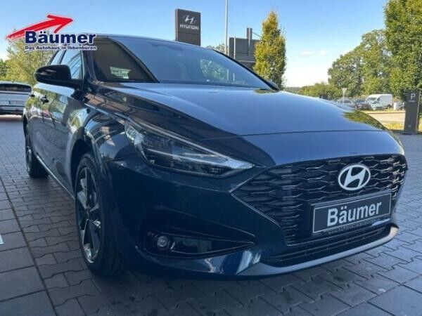 Hyundai i30 ** SONDERMODELL ADVANTAGE ** NAVI ** CAM ** WINTERPAKET **