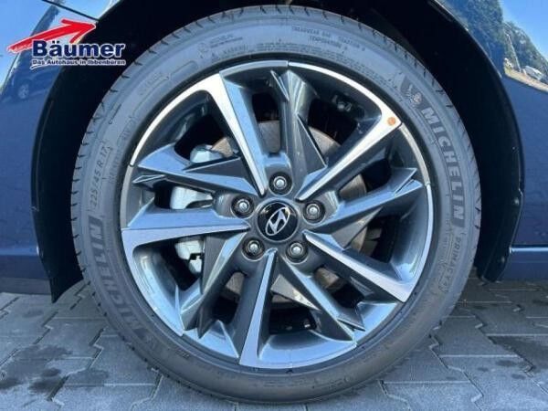 Hyundai i30 ** SONDERMODELL ADVANTAGE ** NAVI ** CAM ** WINTERPAKET **