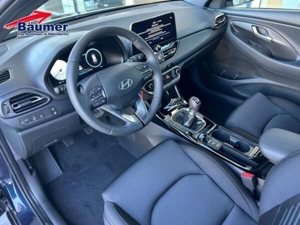 Hyundai i30 ** SONDERMODELL ADVANTAGE ** NAVI ** CAM ** WINTERPAKET **