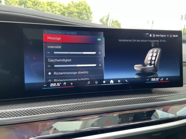BMW i7 M70 xDrive M Sport || TheatreScreen Massage (G70)