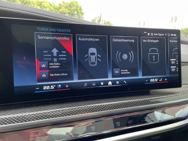 BMW i7 M70 xDrive M Sport || TheatreScreen Massage (G70)