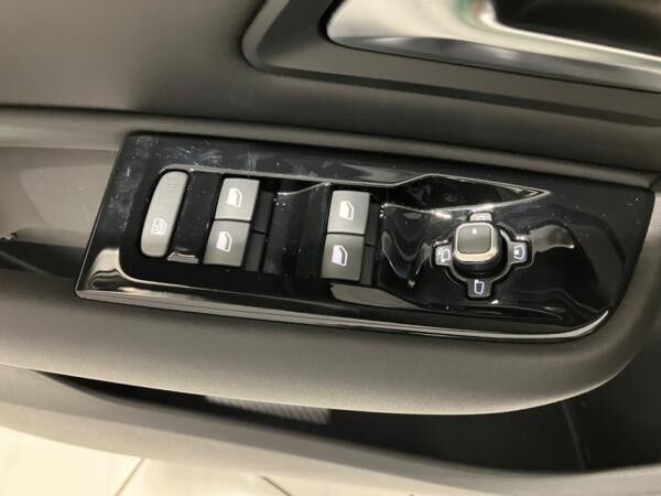 Citroën C5 X 1.2 PureTech WirelessChar,Navi,HeadUpDisplay