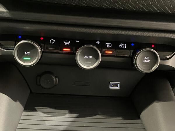 Citroën C5 X 1.2 PureTech WirelessChar,Navi,HeadUpDisplay