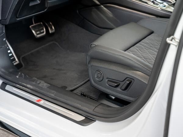 Audi A6 Avant TDI quattro edition one Tech plus S line UPE 84.500€