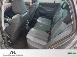 Skoda Octavia Combi 2.0 TDI Selection DSG LED HuD Navi 360° ACC Skoda Octavia Combi 2.0 TDI Selection DSG LED HuD Navi 360° ACC