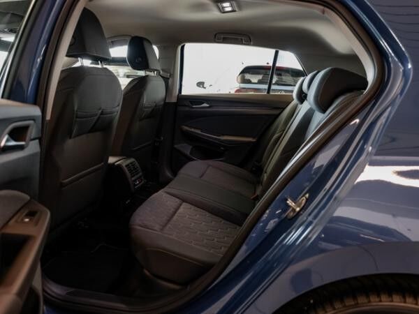 Volkswagen Golf VIII 1,5 TSI Life ACC LED AppConnect Alu Parkpilot Sitzheizg