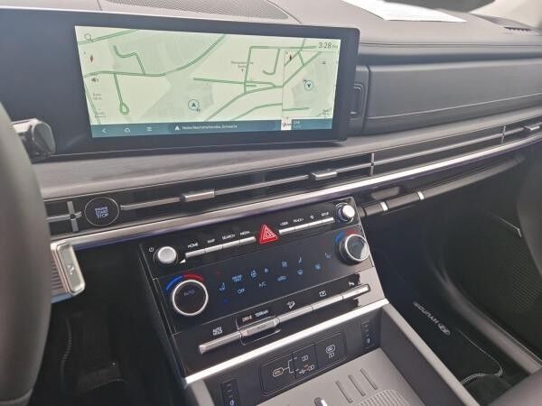 Hyundai Santa Fe 1.6 T-GDI HEV INTRO 4WD // LEDER // NAVI
