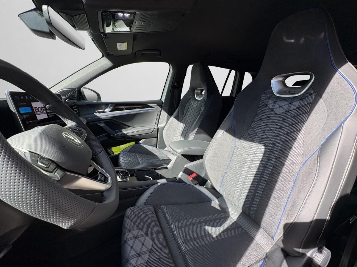 Volkswagen Tiguan R-Line 1.5 eHybrid DSG AHK HEADUP MATRIX