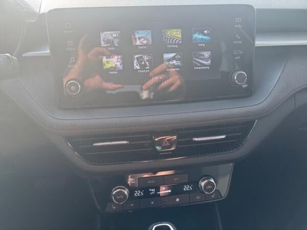 Skoda Fabia 1.0 TSI DSG Selection +ACC+LED+SHZ+PDC+KLIMA+