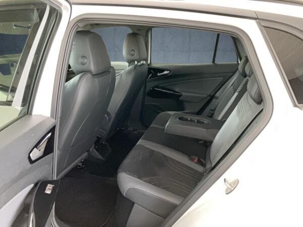 Volkswagen ID.4 Pro Performance IQ.LIGHT+NaviPro+Wärmepumpe *Sofort Verfügbar*