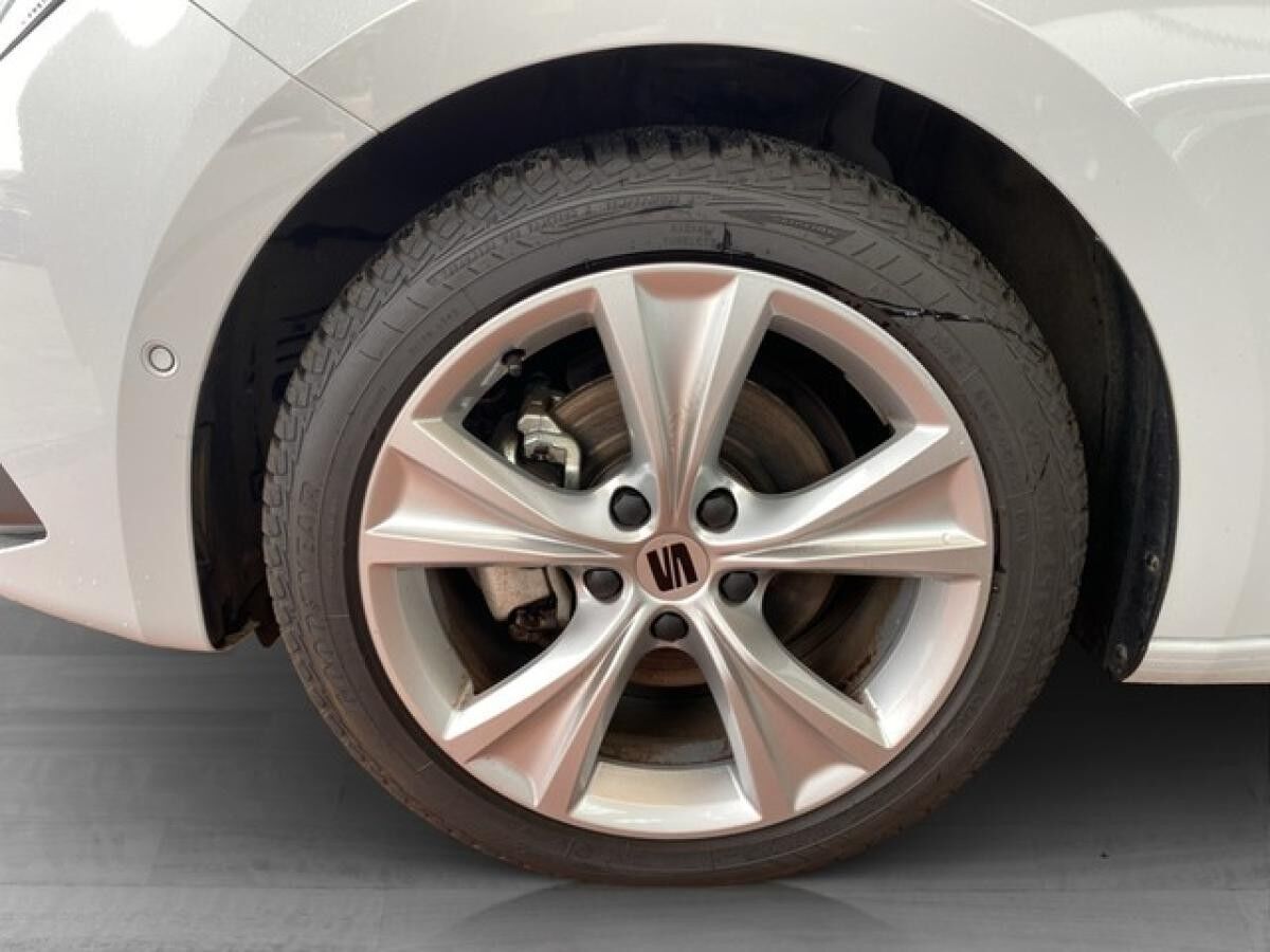 Seat Leon Sp. 1.5 eTSI DSG FR ab 235,- EUR mtl. AHK-Vorb. LED Navi FaPa XL Kamera Kessy WP