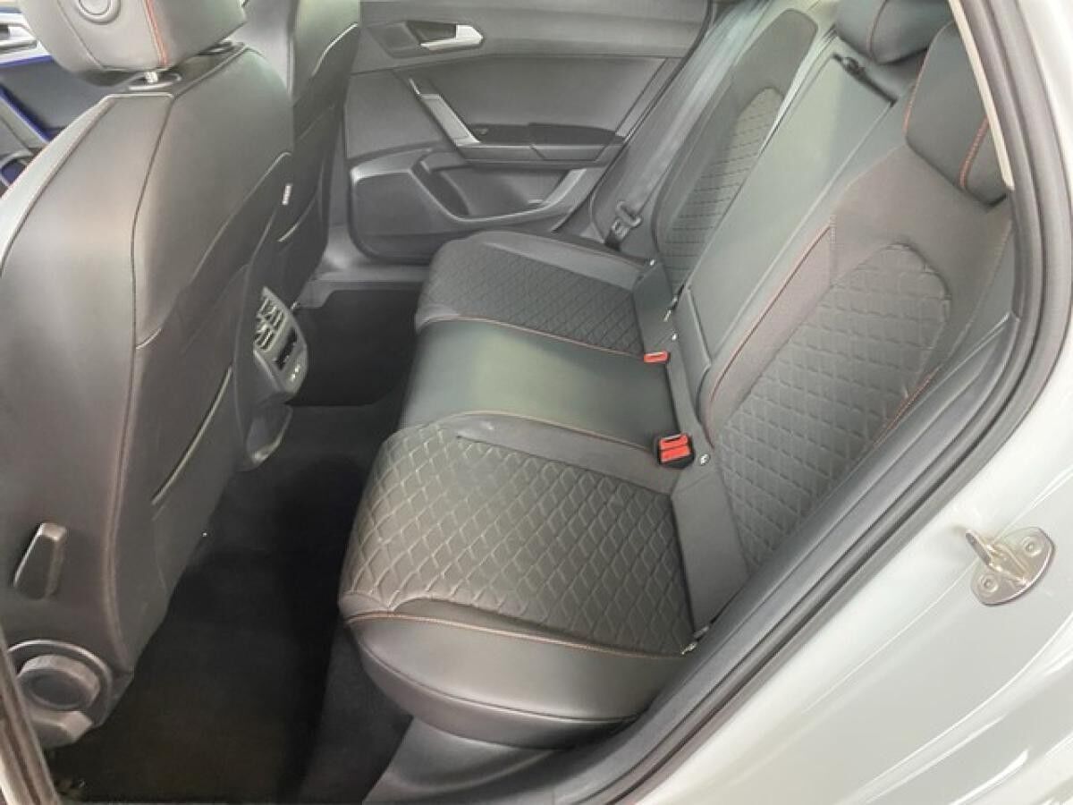 Seat Leon Sp. 1.5 eTSI DSG FR ab 235,- EUR mtl. AHK-Vorb. LED Navi FaPa XL Kamera Kessy WP