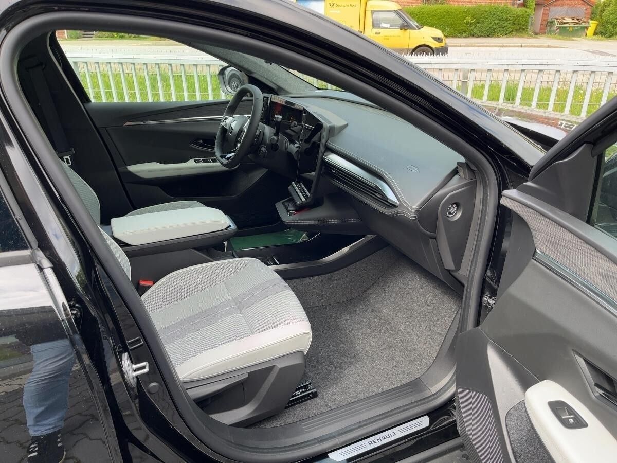 Renault Scenic E-TECH 100% ele. Iconic 220 Long Range*SOFORT VERFÜGBAR* Renault Scenic E-TECH 100% ele. Iconic 220 Long Range*SOFORT VERFÜGBAR*