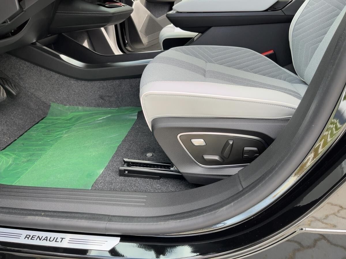 Renault Scenic E-TECH 100% ele. Iconic 220 Long Range*SOFORT VERFÜGBAR* Renault Scenic E-TECH 100% ele. Iconic 220 Long Range*SOFORT VERFÜGBAR*